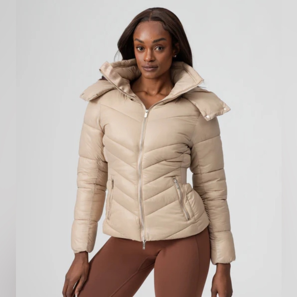 EUC Buffbunny Beige Puffer Jacket